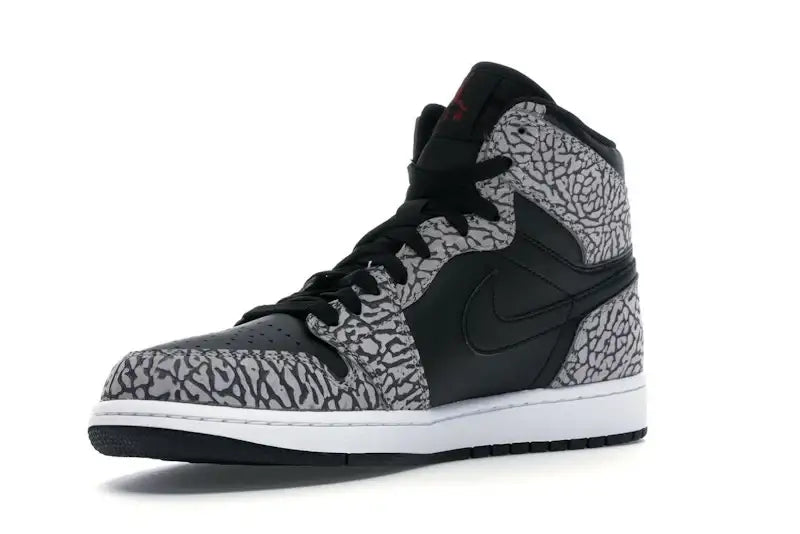 Jordan 1 Retro Un-Supreme - VOSneakers