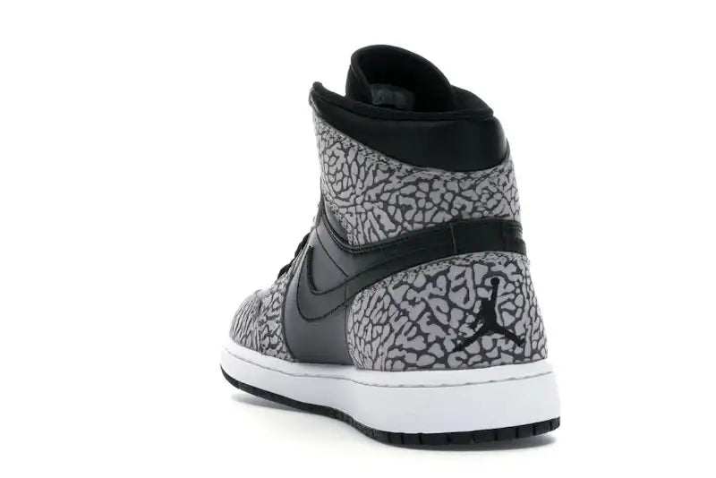 Jordan 1 Retro Un-Supreme - VOSneakers