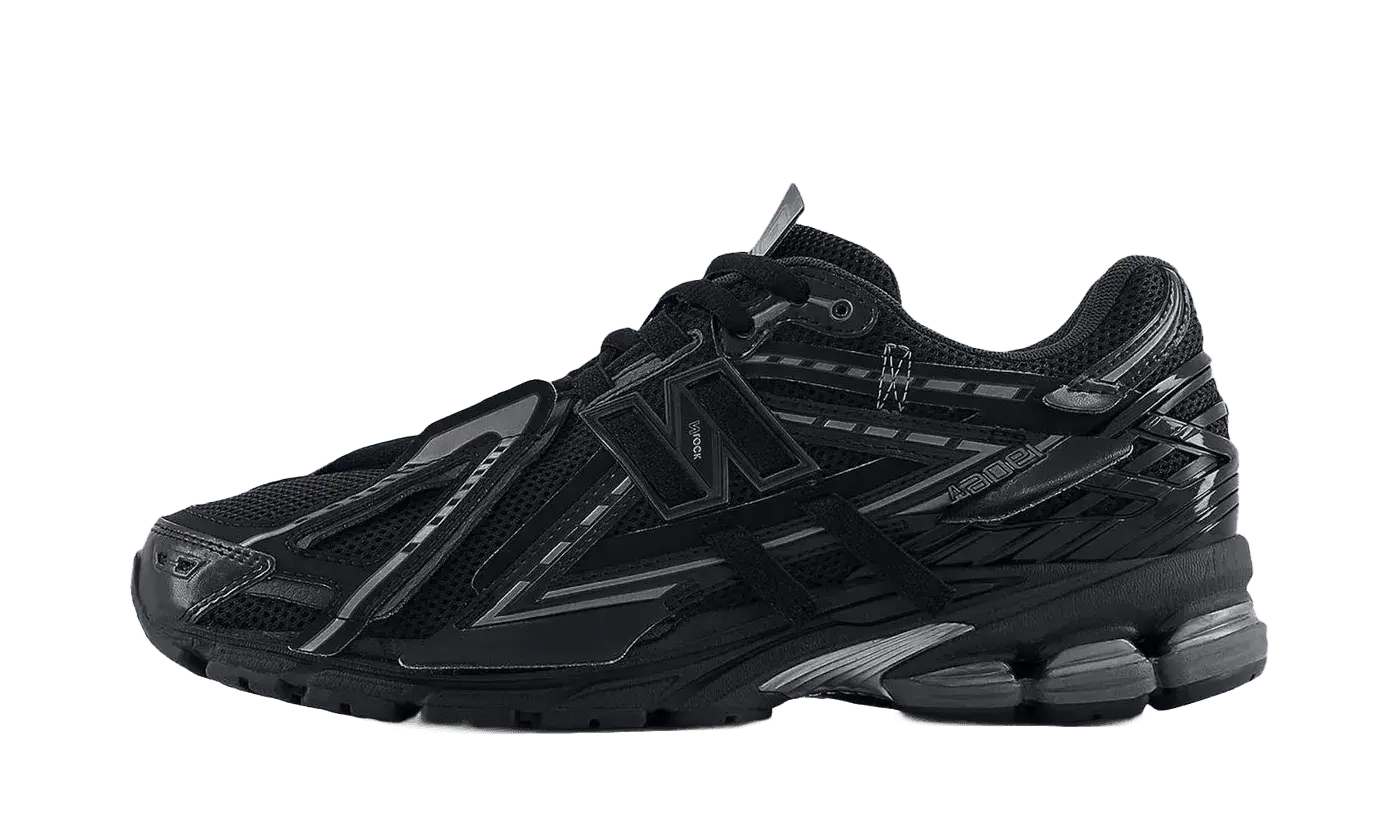 1906A Black VOSneakers