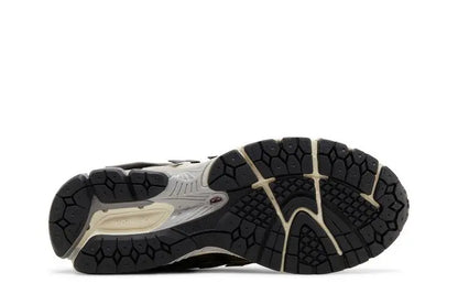 1906A Silver Metalic Castlerock VOSneakers
