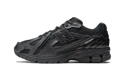 1906D Protection Pack Black Leather VOSneakers