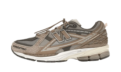 1906N N.Hoolywood x INVINCIBLE Moonrock VOSneakers