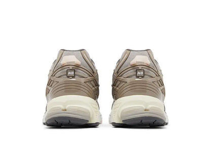 1906N N.Hoolywood x INVINCIBLE Moonrock VOSneakers