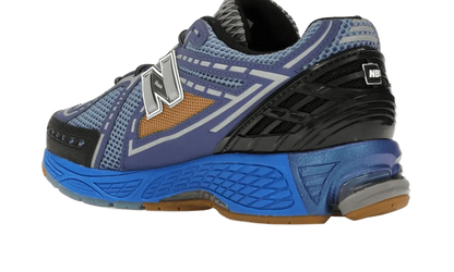 1906R Action Bronson Medusa Azul VOSneakers