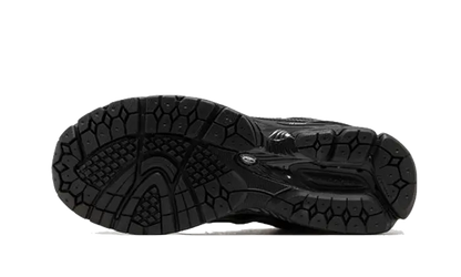 1906R Black Grey VOSneakers
