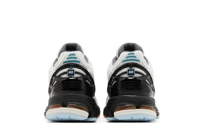 1906R Blanc Noir Cuivre VOSneakers