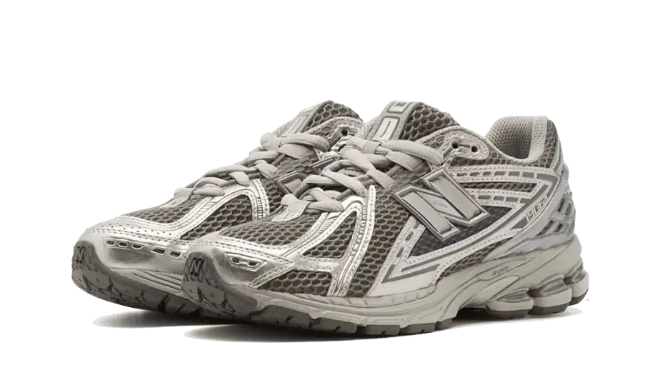 1906R Harbor Grey VOSneakers