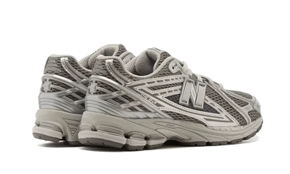1906R Harbor Grey VOSneakers