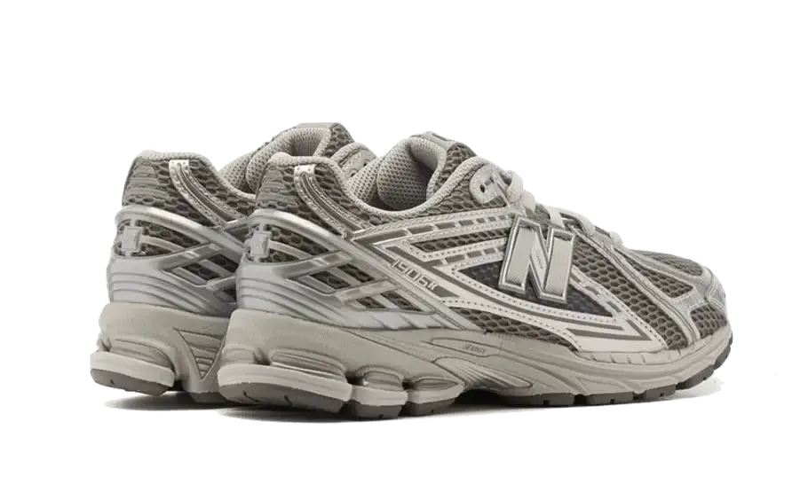 1906R Harbor Grey VOSneakers