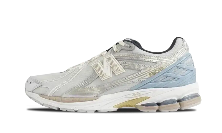 1906R Kith White Blue VOSneakers