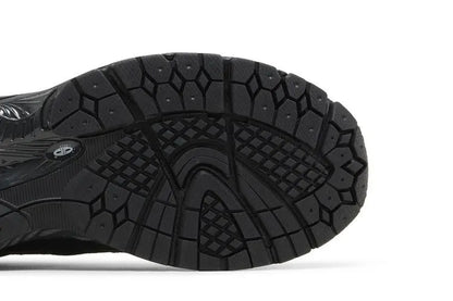 1906R Polka Dot Phantom VOSneakers