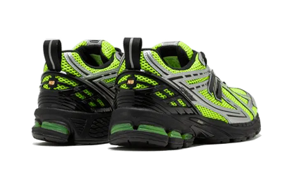 1906R Volt Black VOSneakers