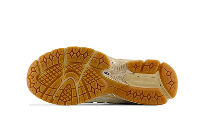 1906R White Red VOSneakers
