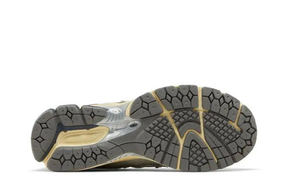1906R thisisneverthat VOSneakers