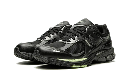 2002R Black Silver Green VOSneakers