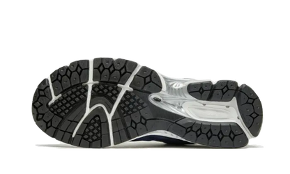 2002R Navy VOSneakers
