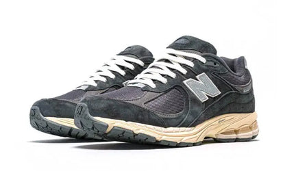 2002R Phantom VOSneakers