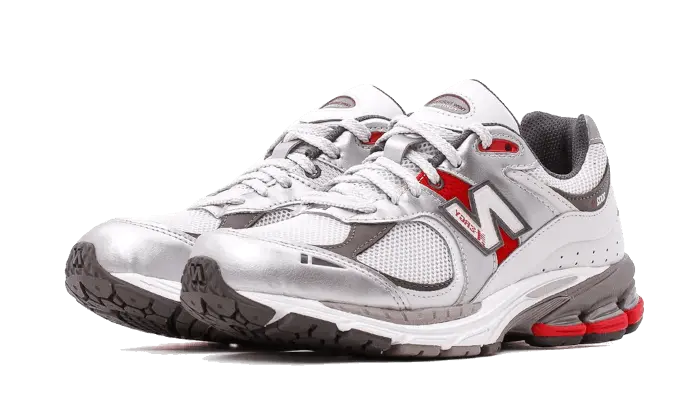 2002R Silver Metallic VOSneakers