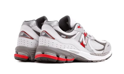 2002R Silver Metallic VOSneakers