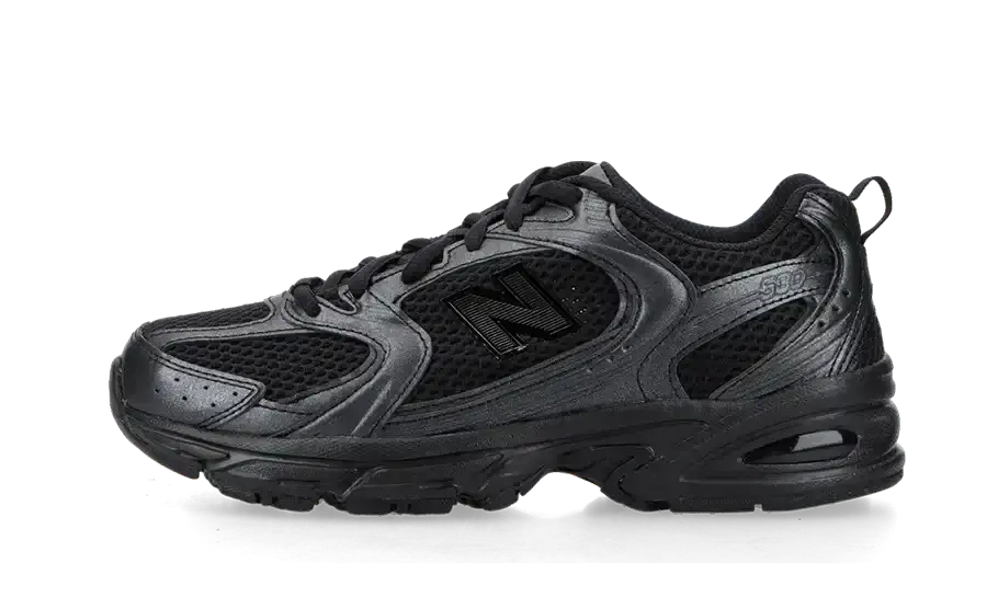 530 Triple Black VOSneakers