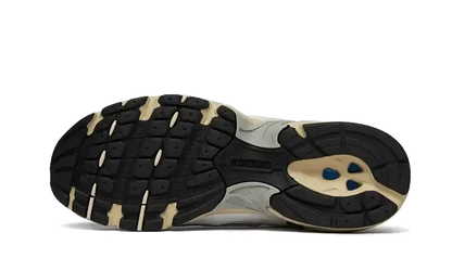 530 White Palm Leaf VOSneakers