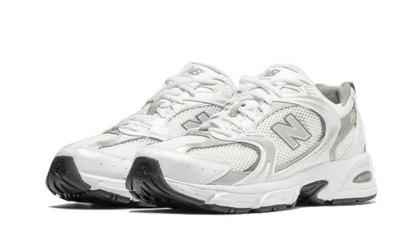 530 White Silver Metallic VOSneakers