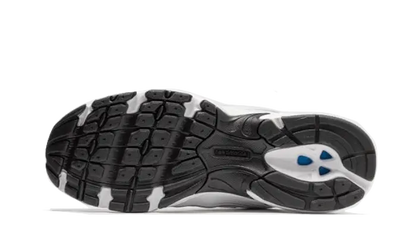 530 White Silver Metallic VOSneakers