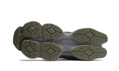 9060 Blacktop Dark Moss VOSneakers