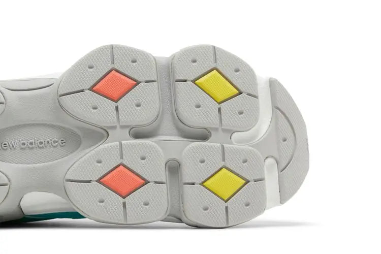 9060 DTLR Cyan Burst VOSneakers