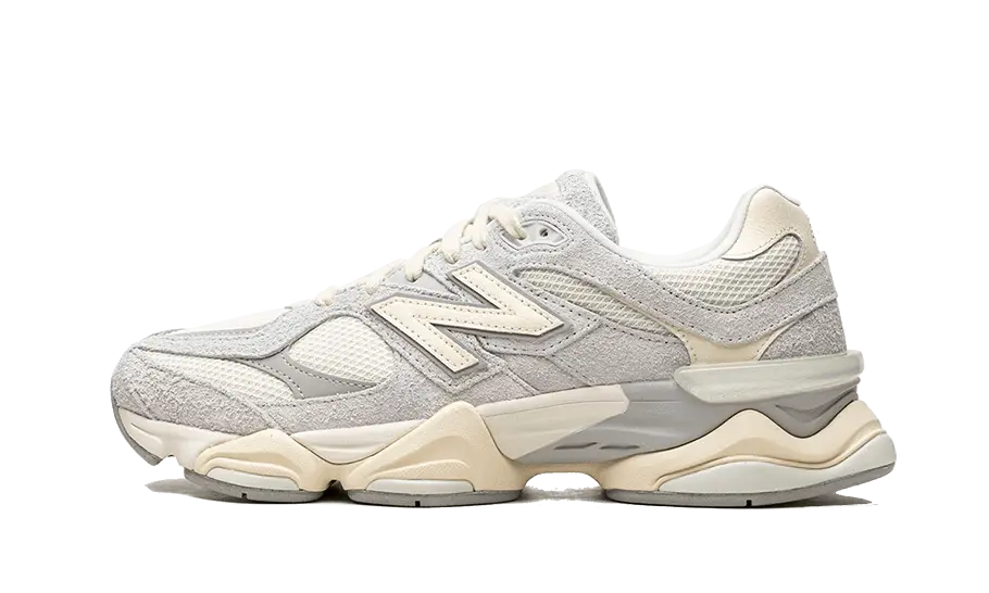 9060 Quartz VOSneakers