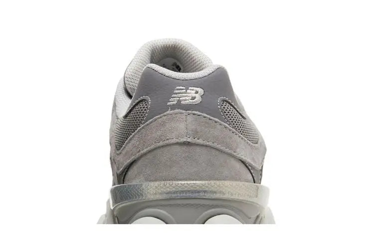 9060 Shadow Grey VOSneakers