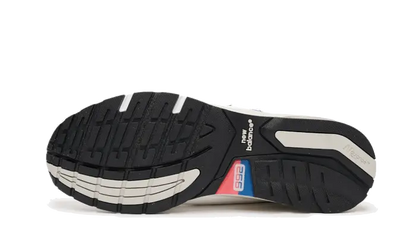 992 White Navy VOSneakers