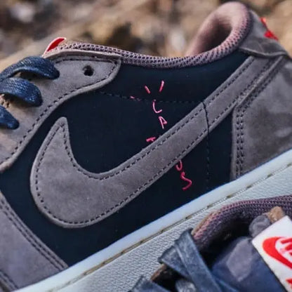 Air Jordan 1 Retro Low Travis Scott Air Jordan