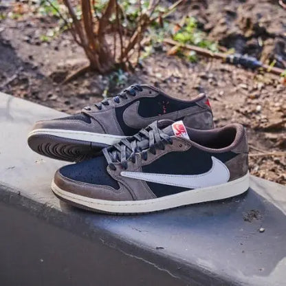Air Jordan 1 Retro Low Travis Scott Air Jordan