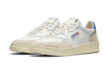 Autry Medalist Leather Suede Low White Light Blue VOSneakers