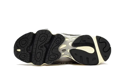 New Balance 1000 Silver Metallic New Balance