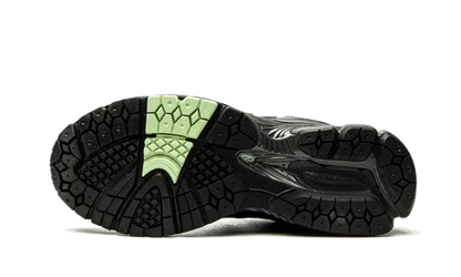 New Balance 2002R Black Silver Green New Balance