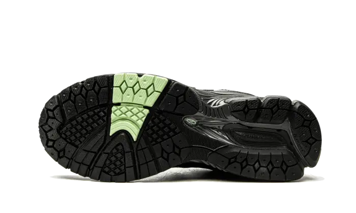 New Balance 2002R Black Silver Green New Balance