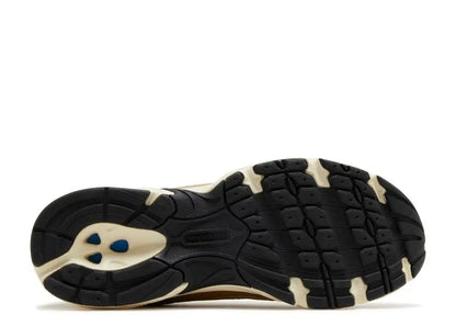 New Balance 530 Turtledove Gold Metallic New Balance
