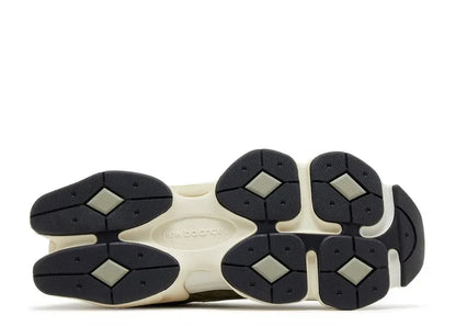 New Balance 9060 Dark Camo Sandstone New Balance