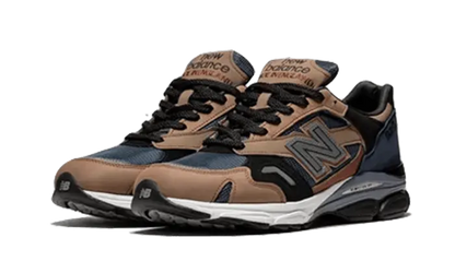 New Balance 920 Navy Beige New Balance