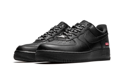 Nike Air Force 1 Low Black Supreme VOSneakers