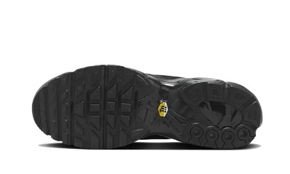 Nike Air Max Plus Triple Black Leather VOSneakers