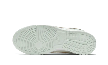 Nike Dunk Low Barely Green VOSneakers