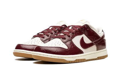 Nike Dunk Low LX Dark Team Red VOSneakers