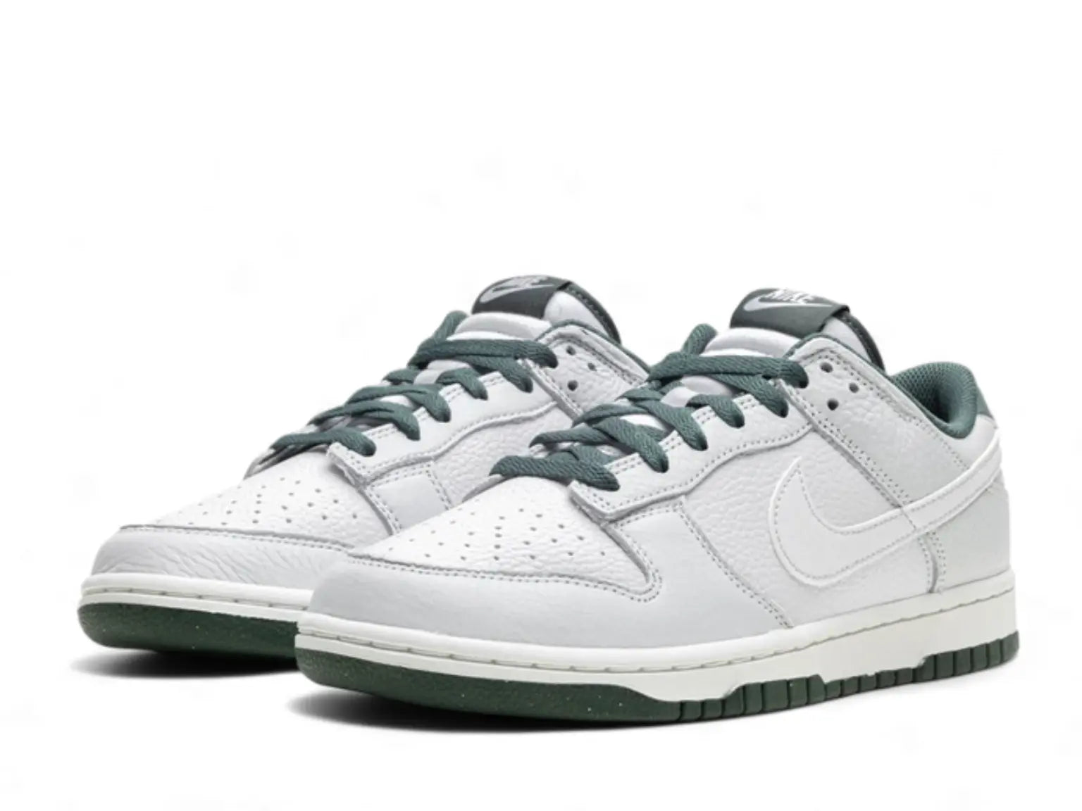 Nike Dunk Low Retro SE Photon Dust Vintage Green Nike