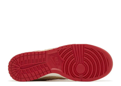 Nike Dunk Low Retro SE Strawberry Waffle Nike