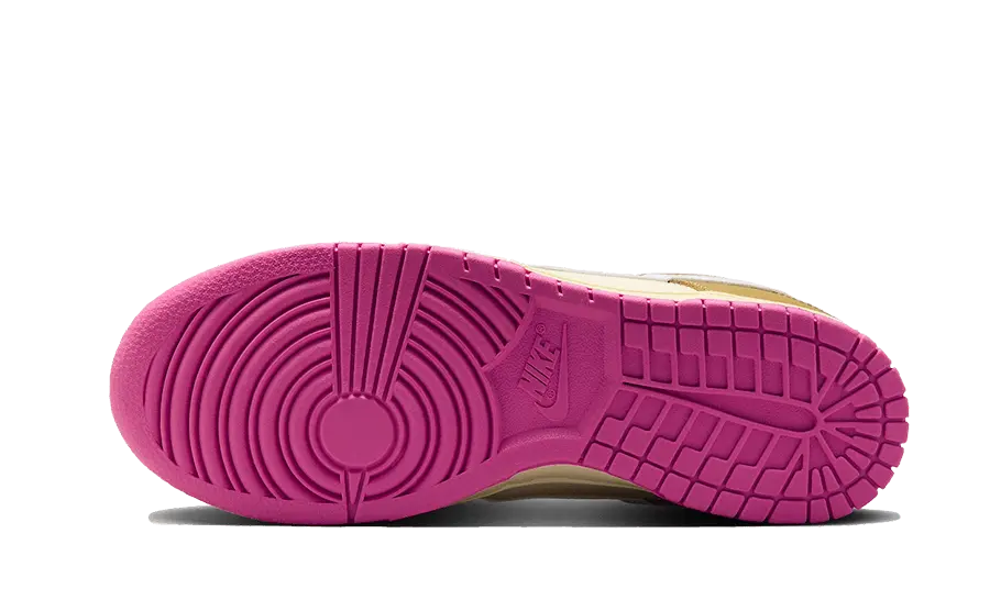 Nike Dunk Low SE Bronzine Pink Nike