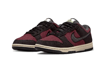 Nike Dunk Low SE Fleece Burgundy Crush VOSneakers