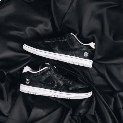 Nike SB Dunk Low BE@RBRICK Medicom Toy Nike